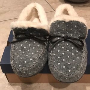 BASS Woman’s Slippers House shoes 9M New!